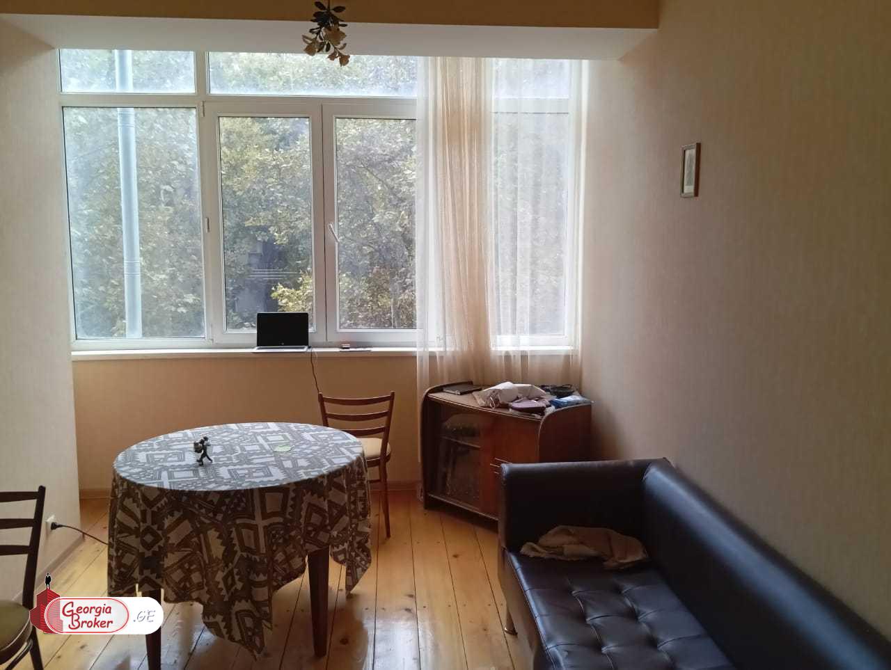 продается квартира с новым ремонтом 6-комнат