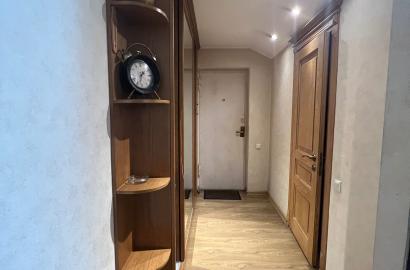 იყიდება ახალი გარემონტებული 2 ოთახიანი ბინა