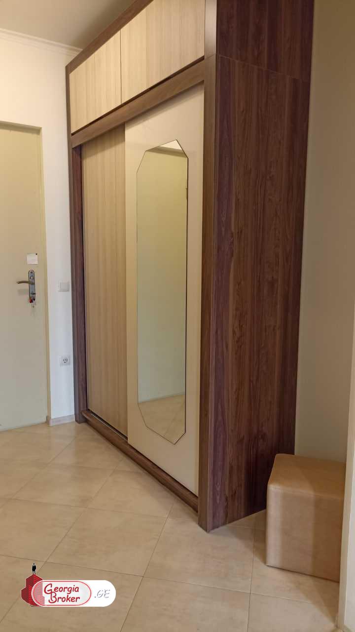 იყიდება ახალი გარემონტებული 3 ოთახიანი ბინა