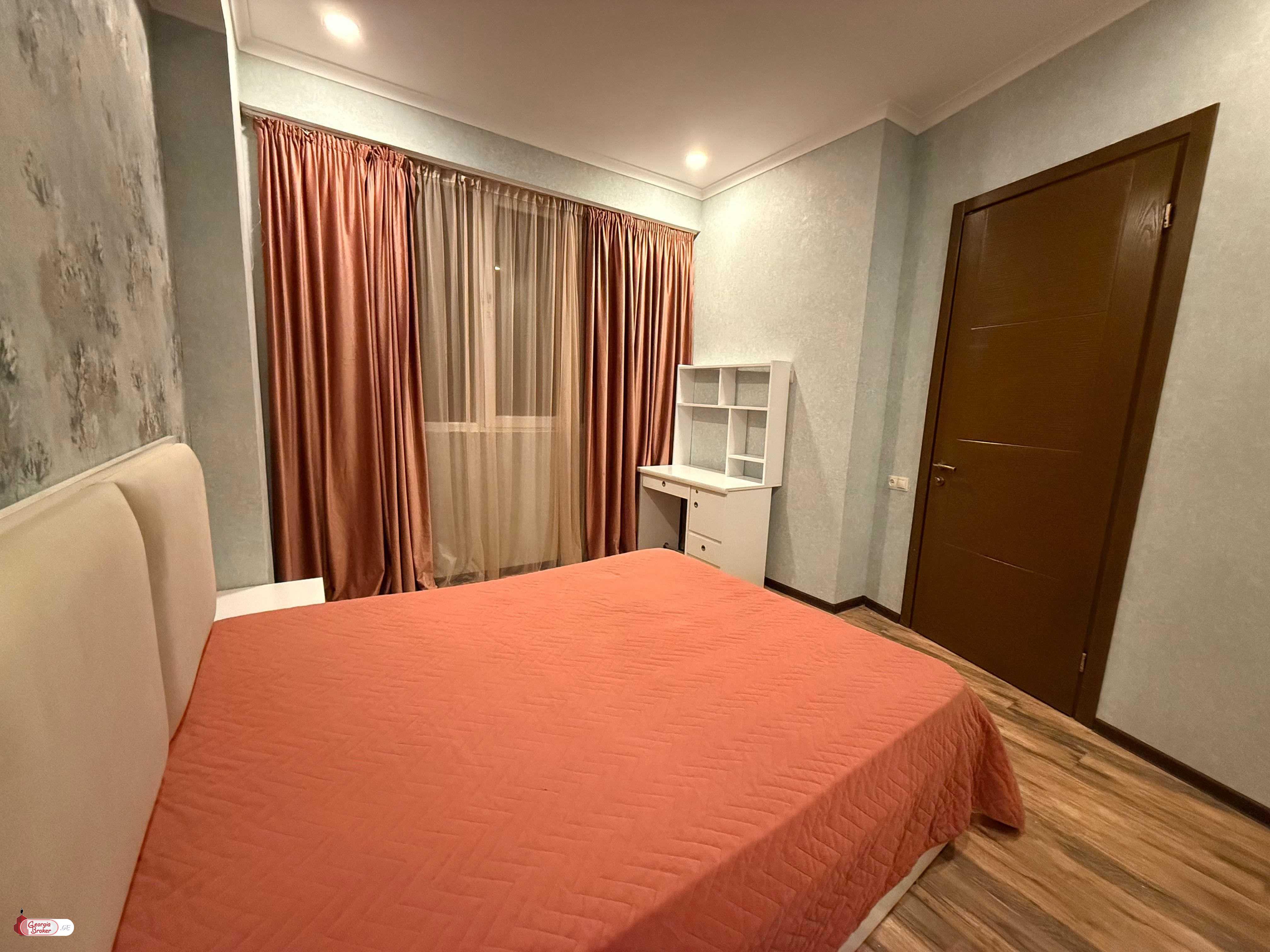 იყიდება ახალი გარემონტებული 3 ოთახიანი ბინა