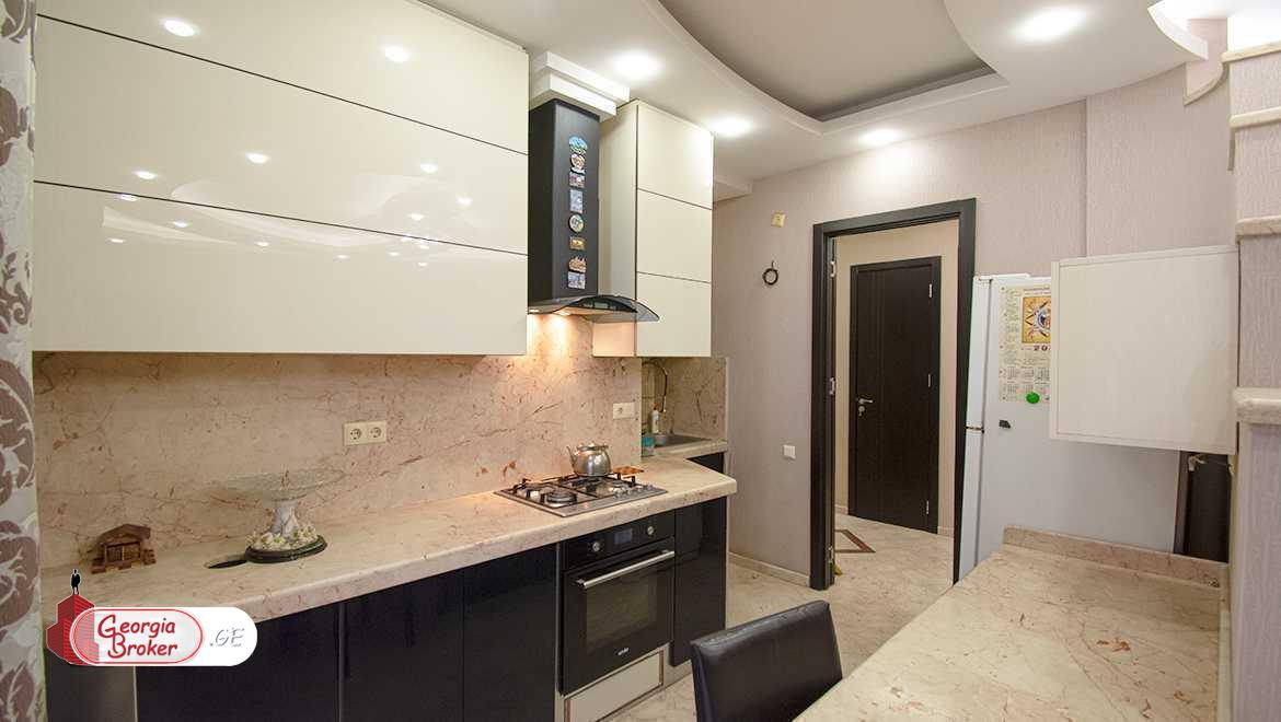 იყიდება ახალი გარემონტებული 4 ოთახიანი ბინა