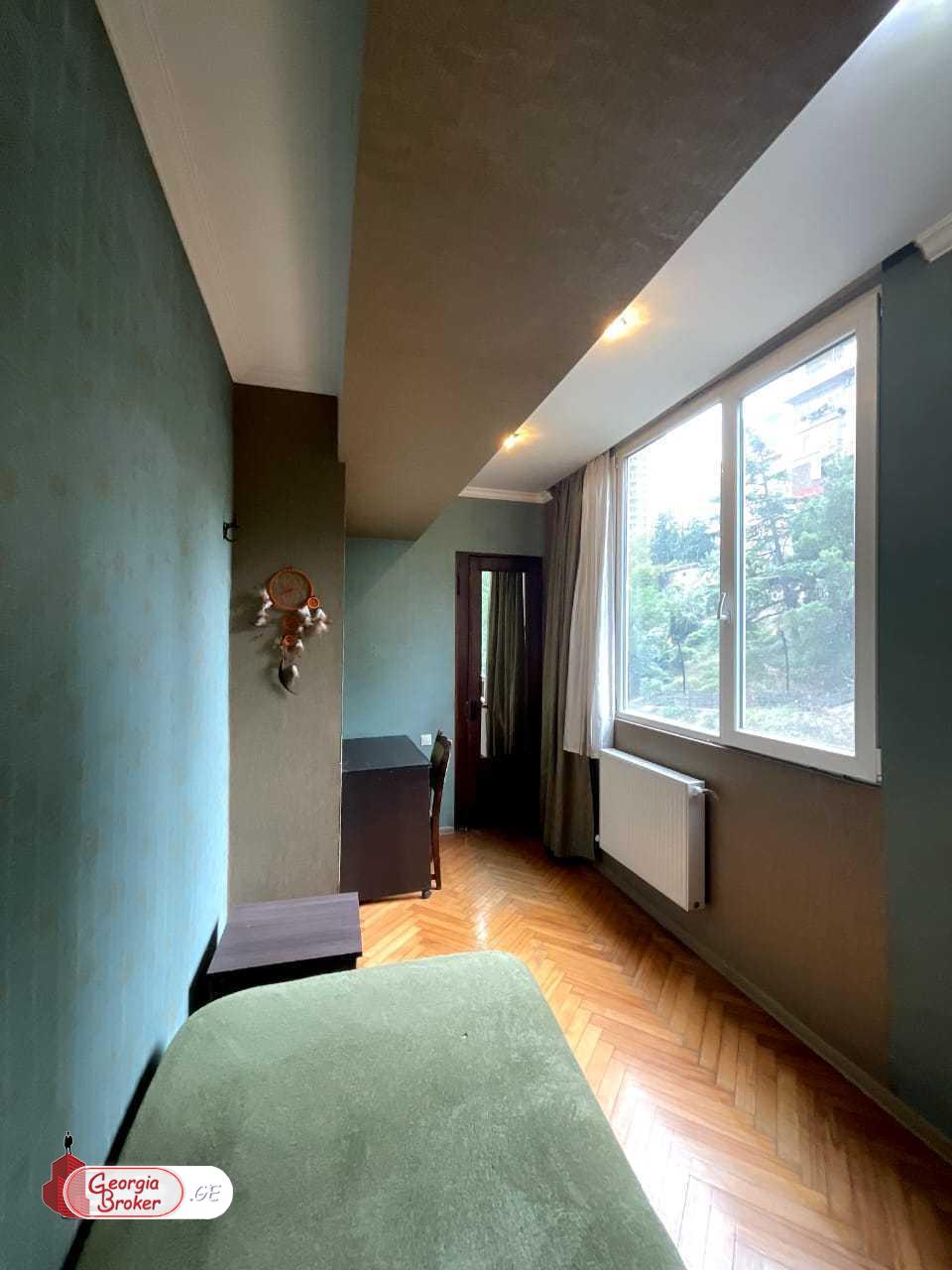 იყიდება ახალი გარემონტებული 4 ოთახიანი ბინა