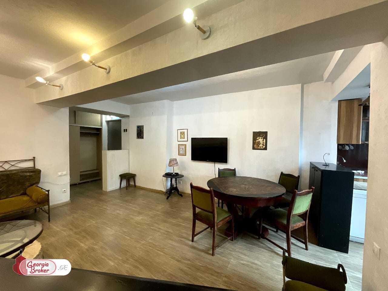 იყიდება ახალი გარემონტებული 4 ოთახიანი ბინა