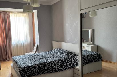 продается квартира с новым ремонтом 5-комнат