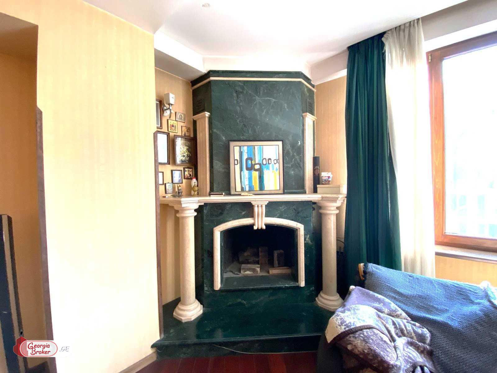 იყიდება ახალი გარემონტებული 8 ოთახიანი ბინა