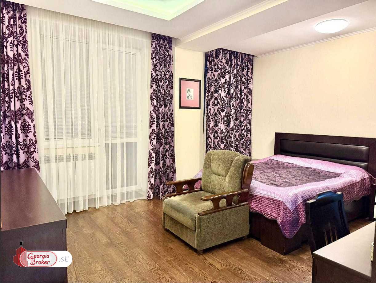 nearly repaired 6-room apartment for sale