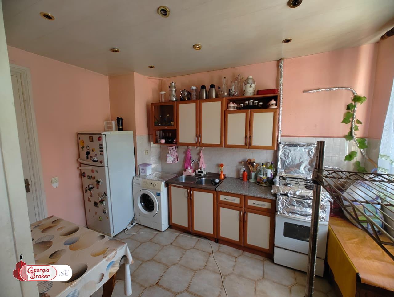 nearly repaired 3-room apartment for sale