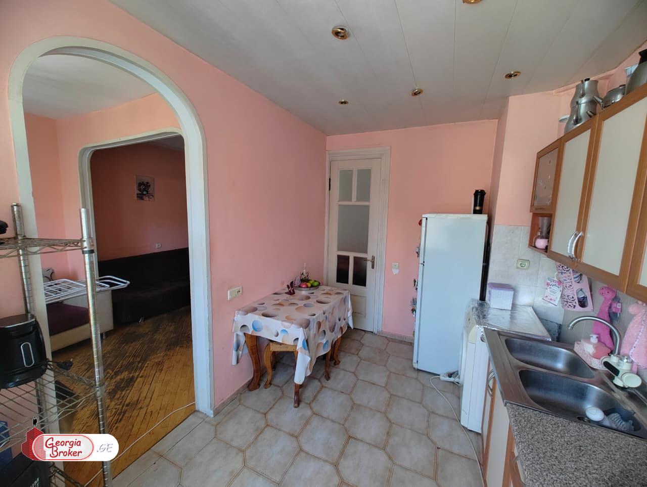 nearly repaired 3-room apartment for sale