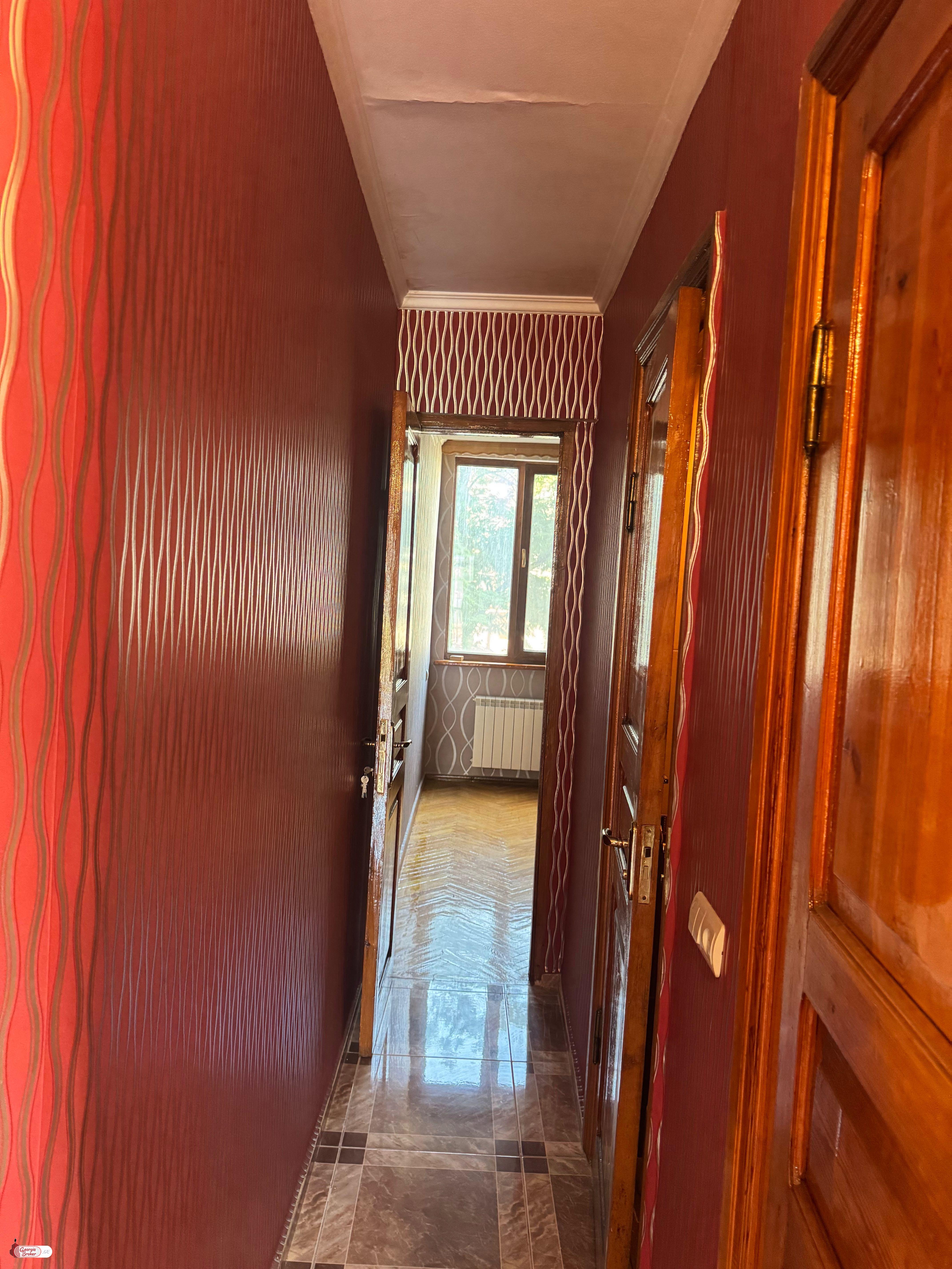 იყიდება ახალი გარემონტებული 4 ოთახიანი ბინა