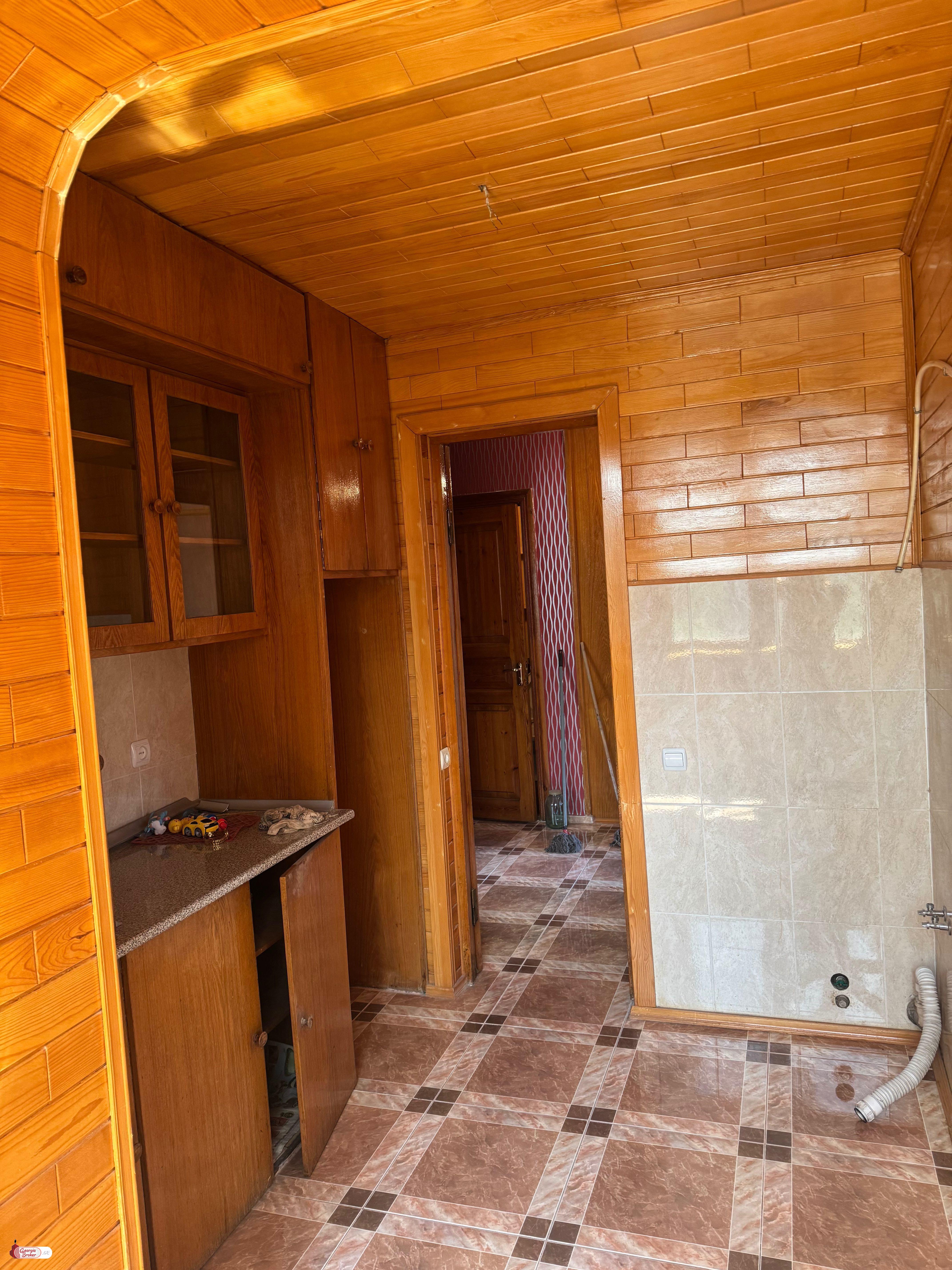 იყიდება ახალი გარემონტებული 4 ოთახიანი ბინა