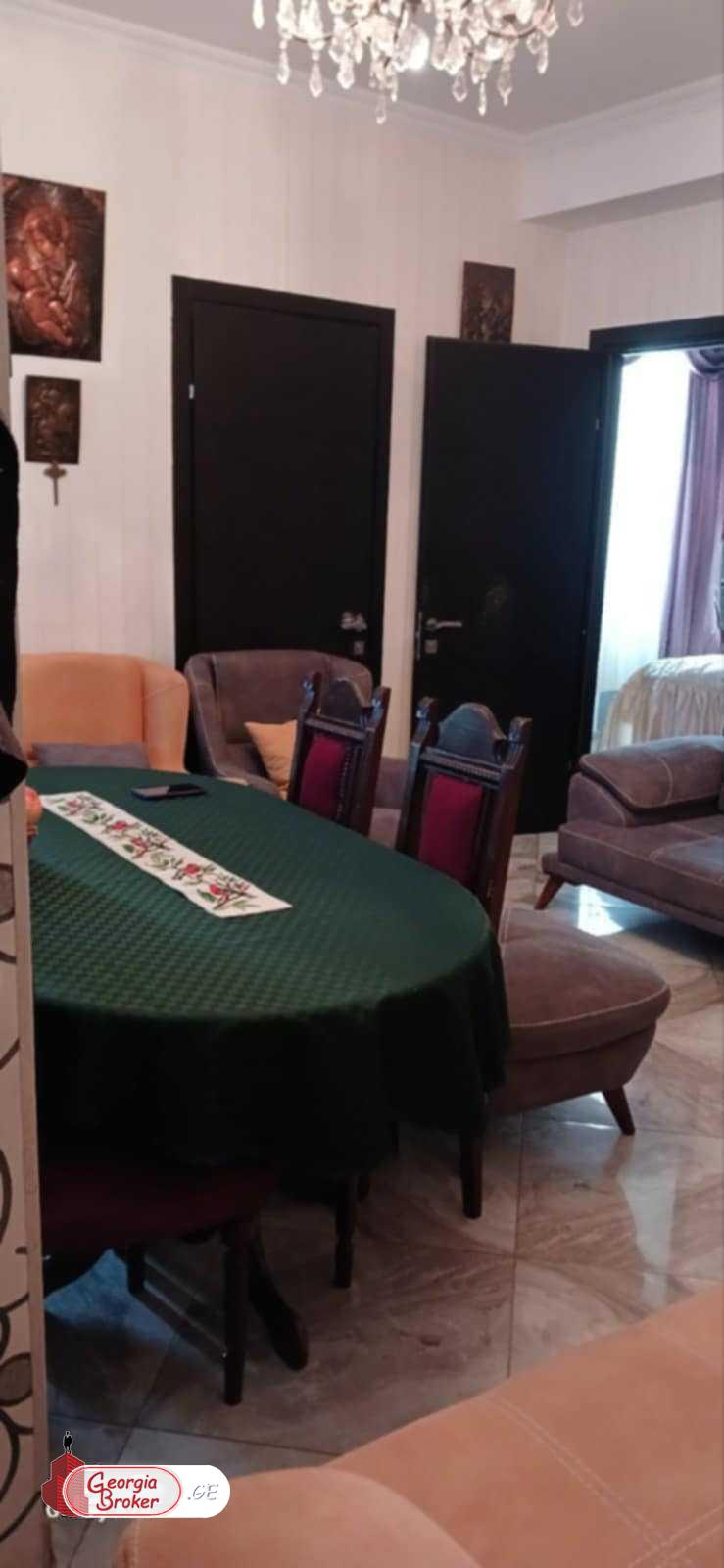 продается квартира с новым ремонтом 3-комнаты