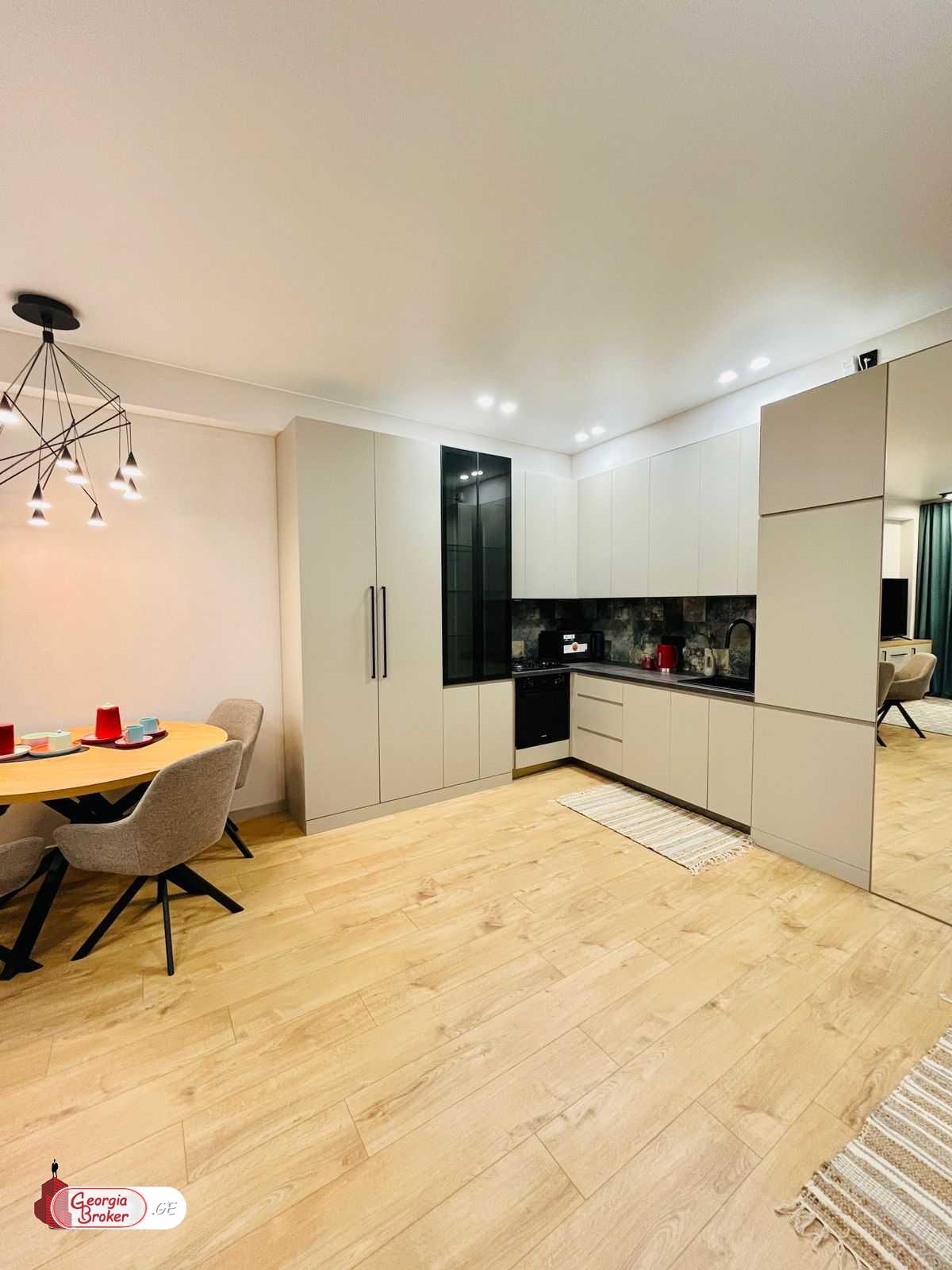 იყიდება ახალი გარემონტებული 2 ოთახიანი ბინა