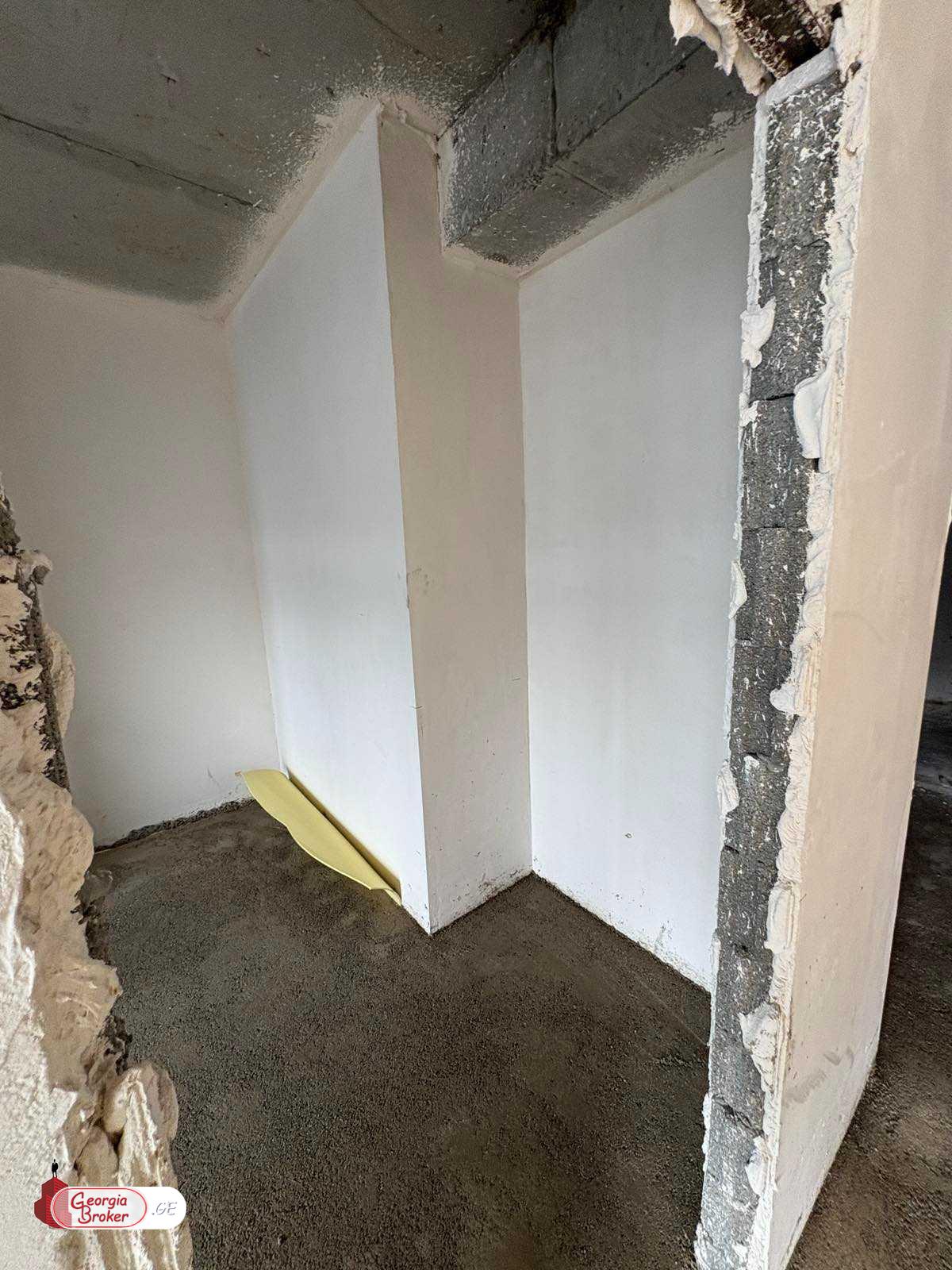 nearly repaired 2-room apartment for sale