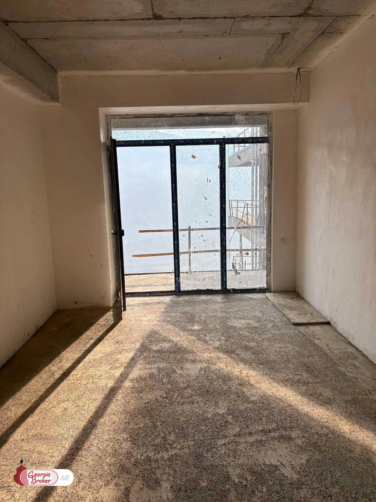 nearly repaired 2-room apartment for sale