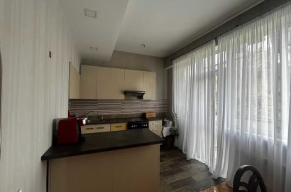 იყიდება ახალი გარემონტებული 3 ოთახიანი ბინა