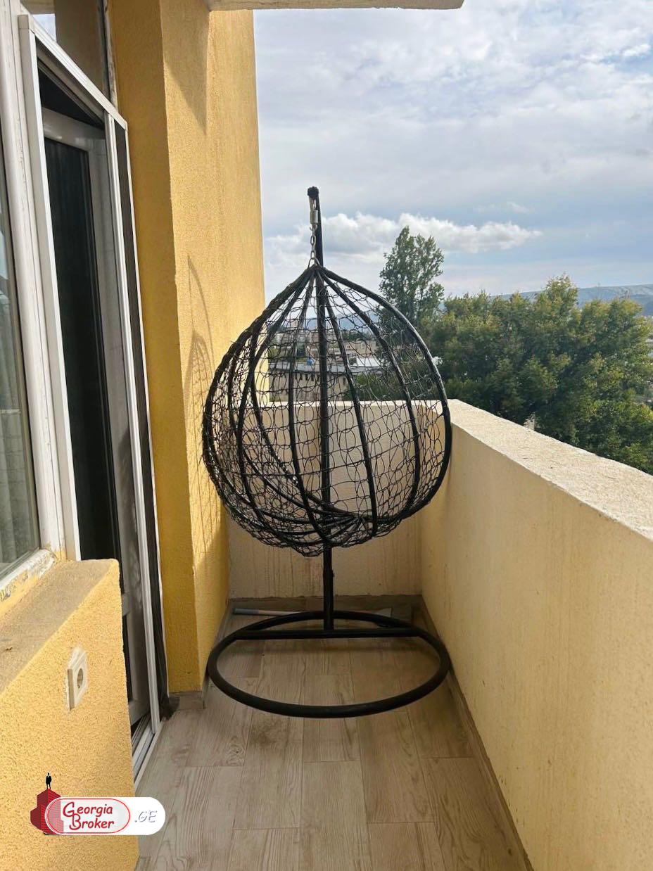 nearly repaired 3-room apartment for sale