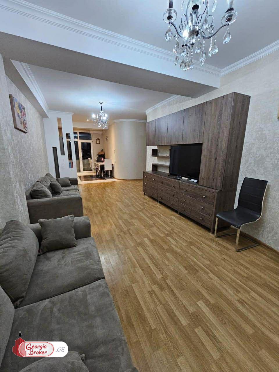 продается квартира с новым ремонтом 3-комнаты