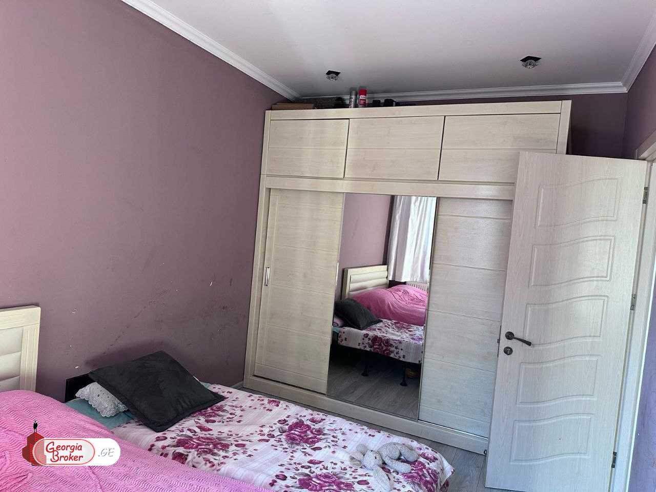 продается квартира с новым ремонтом 3-комнаты