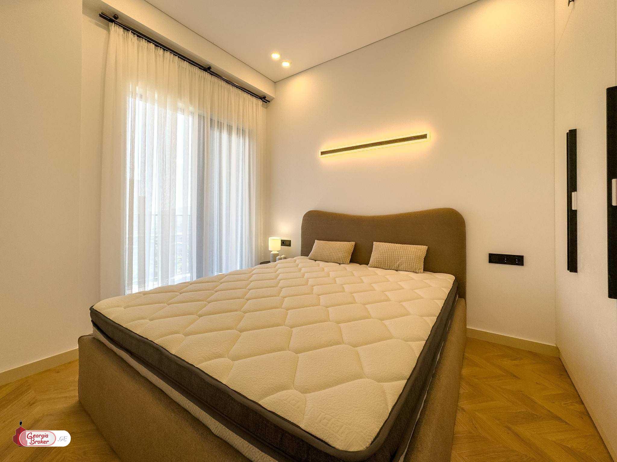 nearly repaired 2-room apartment for sale