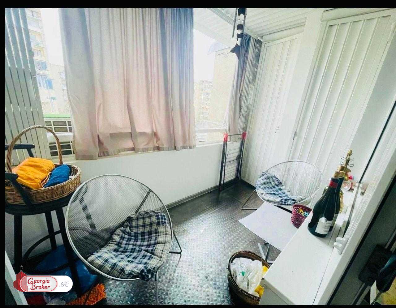 продается квартира с новым ремонтом 5-комнат