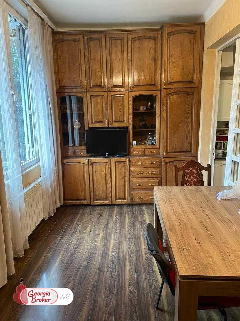 იყიდება ახალი გარემონტებული 4 ოთახიანი ბინა