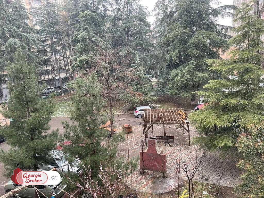 იყიდება ახალი გარემონტებული 4 ოთახიანი ბინა