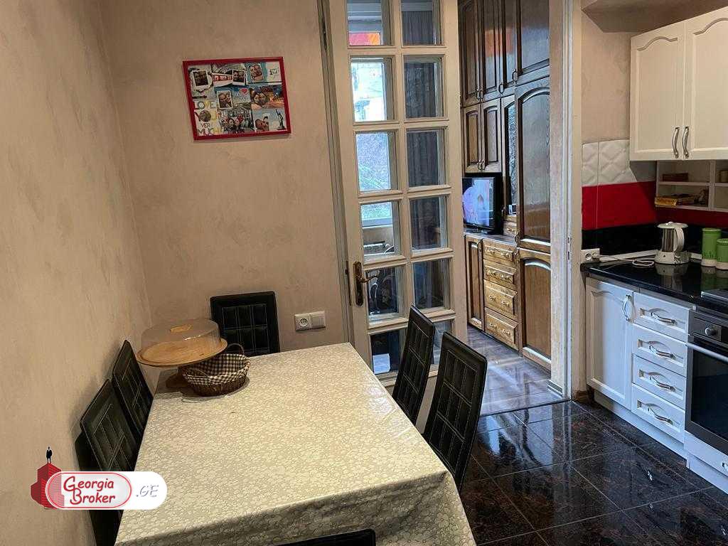 იყიდება ახალი გარემონტებული 4 ოთახიანი ბინა