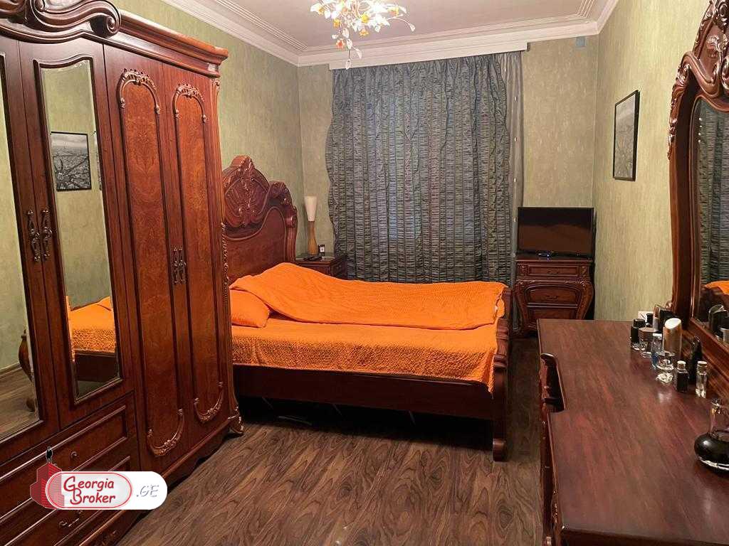 იყიდება ახალი გარემონტებული 4 ოთახიანი ბინა