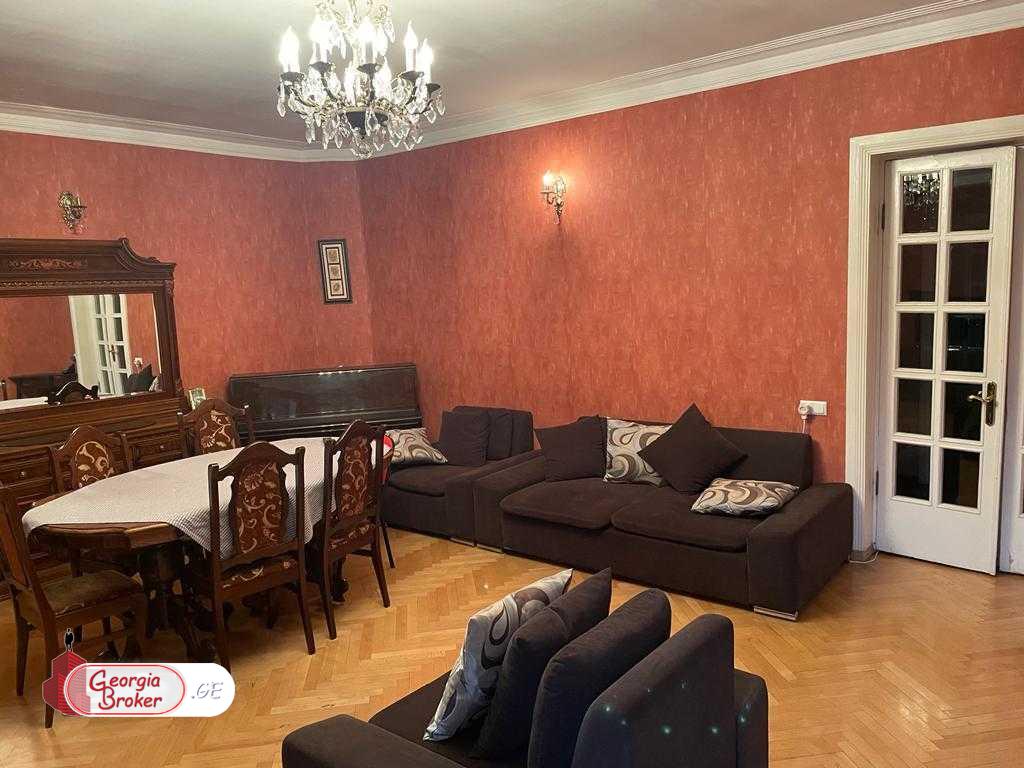 იყიდება ახალი გარემონტებული 4 ოთახიანი ბინა