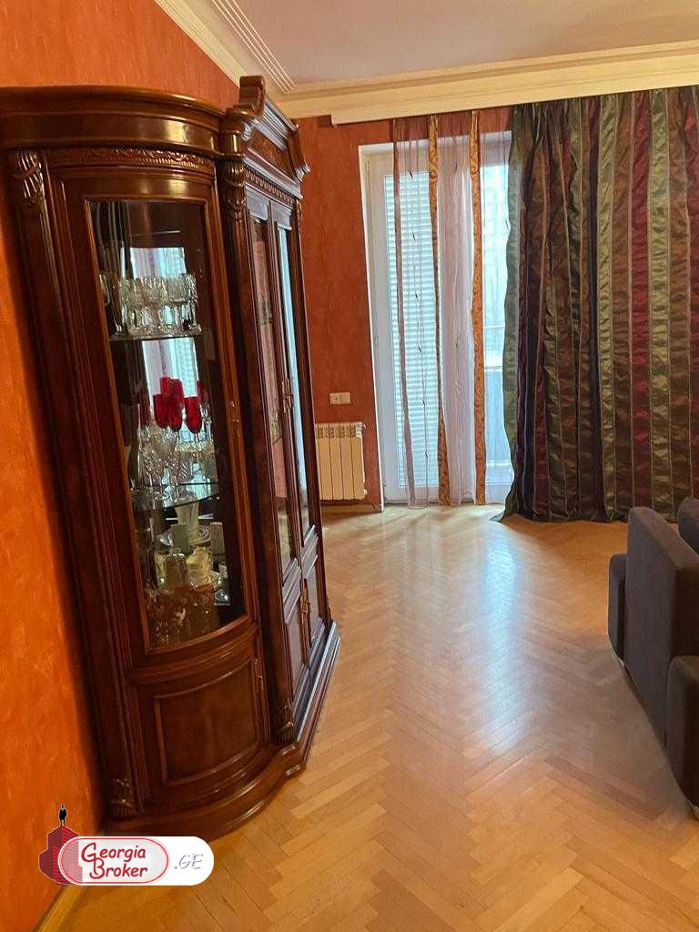 იყიდება ახალი გარემონტებული 4 ოთახიანი ბინა