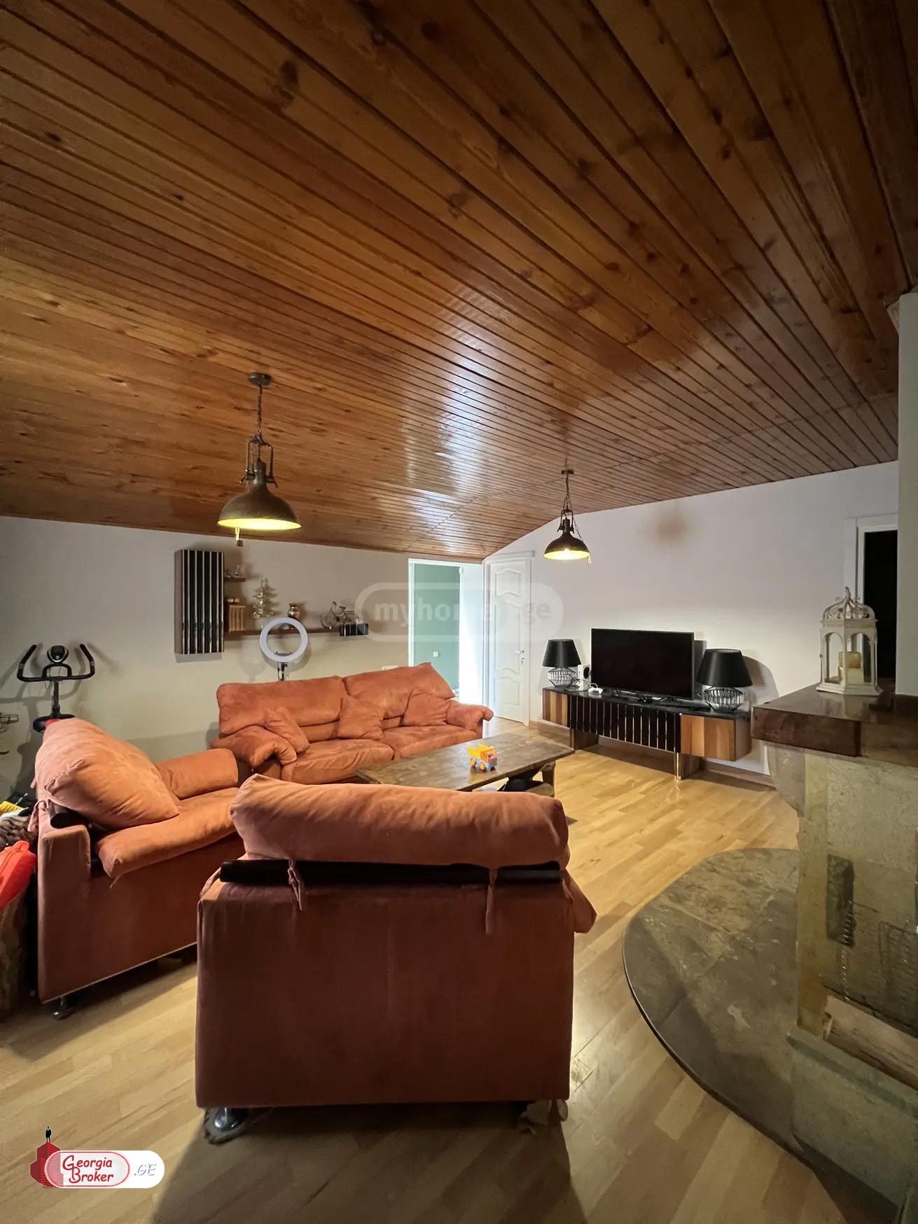 nearly repaired 8-room apartment for sale