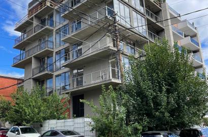 продается квартира с новым ремонтом 3-комнаты