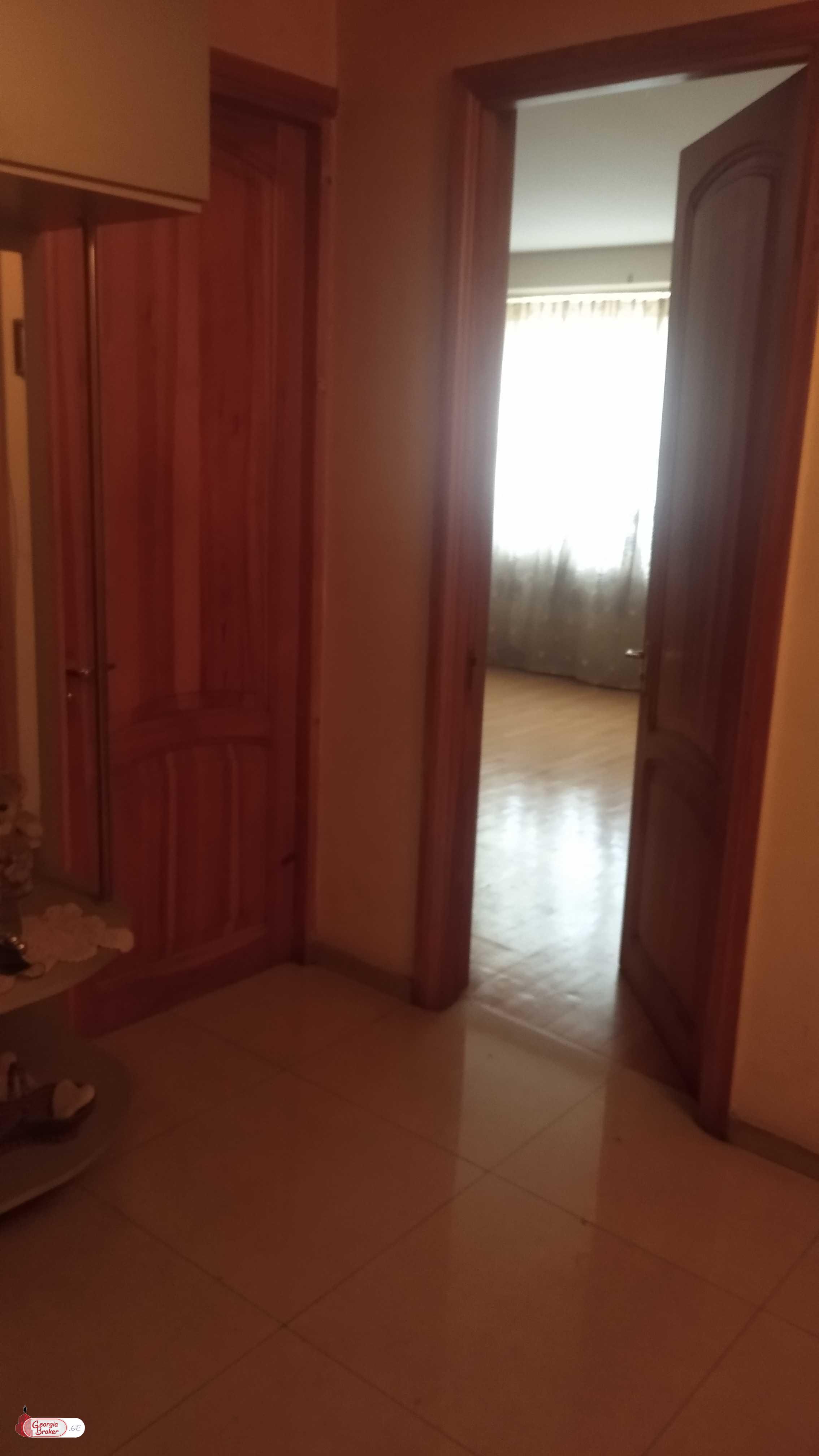 nearly repaired 3-room apartment for sale