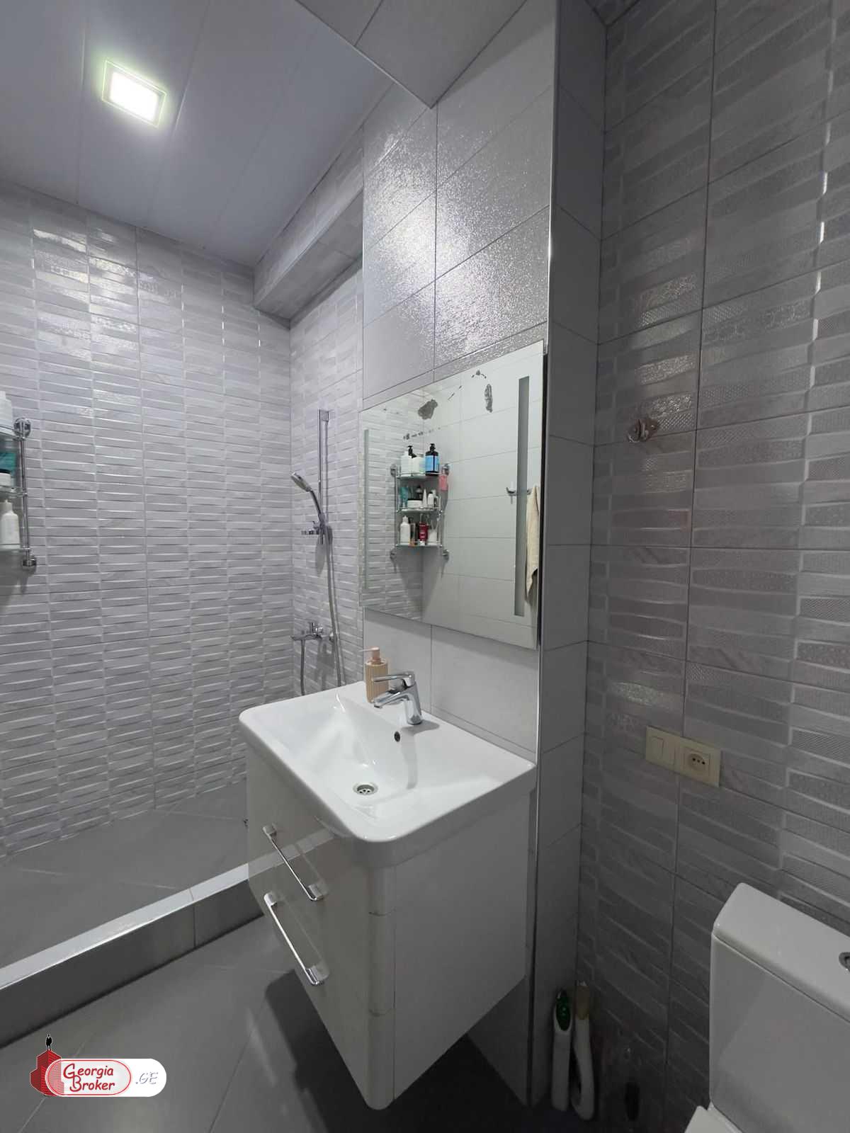 nearly repaired 3-room apartment for sale