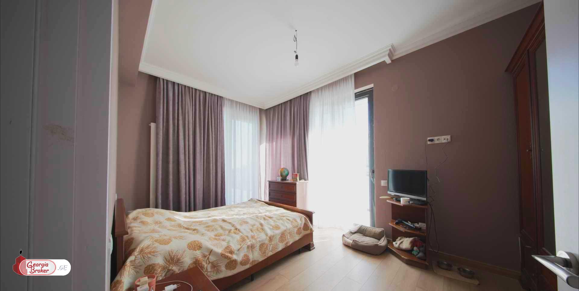 nearly repaired 6-room house for sale