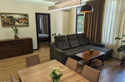 продается квартира с новым ремонтом 3-комнаты