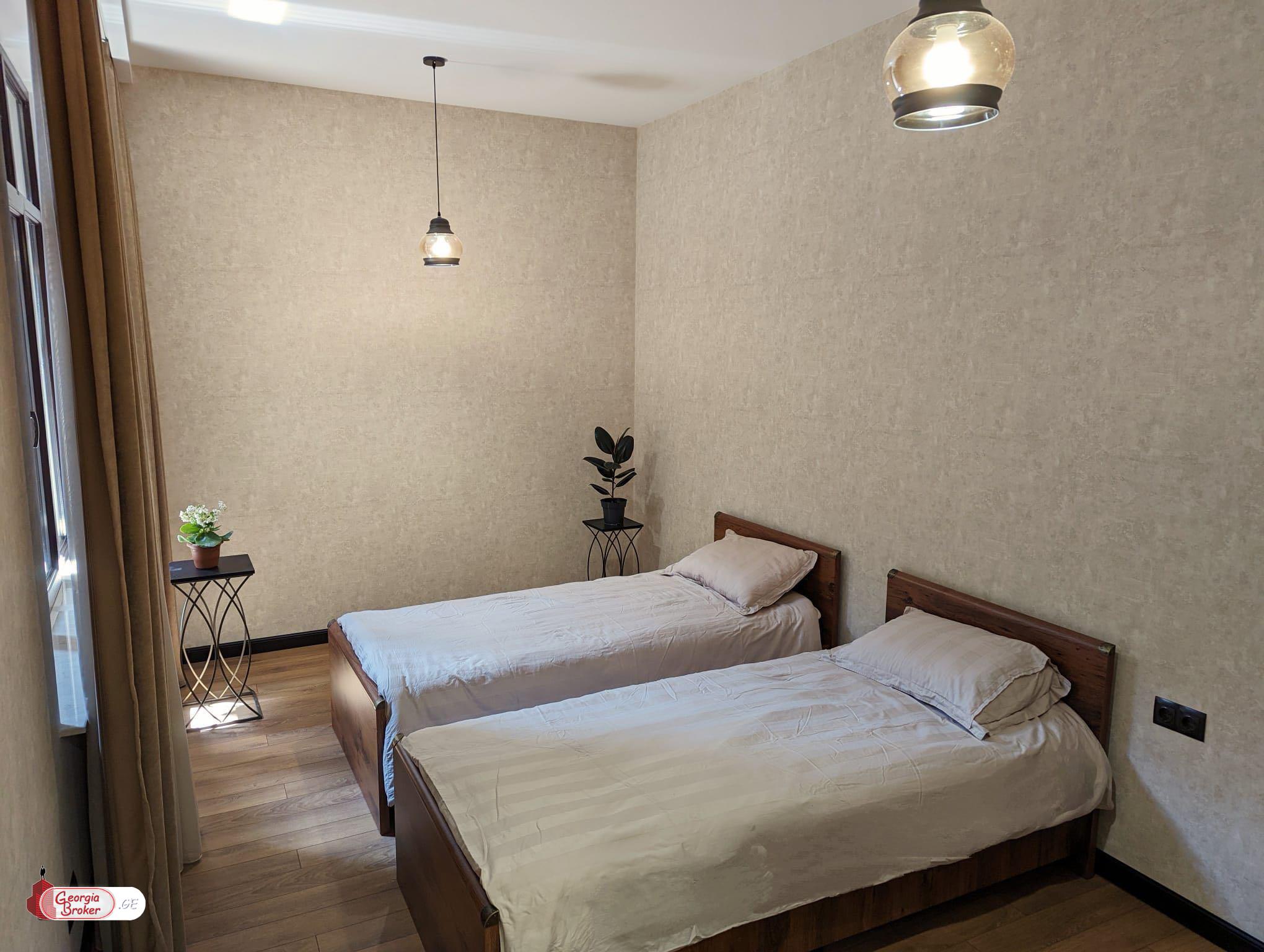 продается квартира с новым ремонтом 3-комнаты