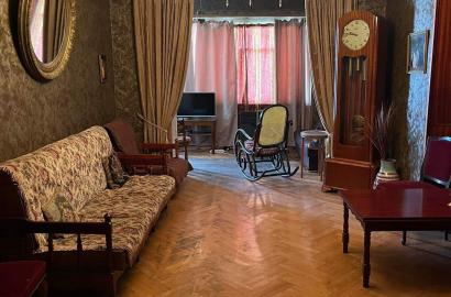 продается квартира с новым ремонтом 3-комнаты