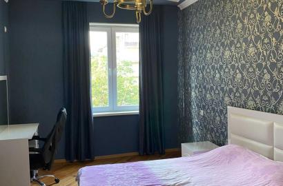 продается квартира с новым ремонтом 4-комнаты