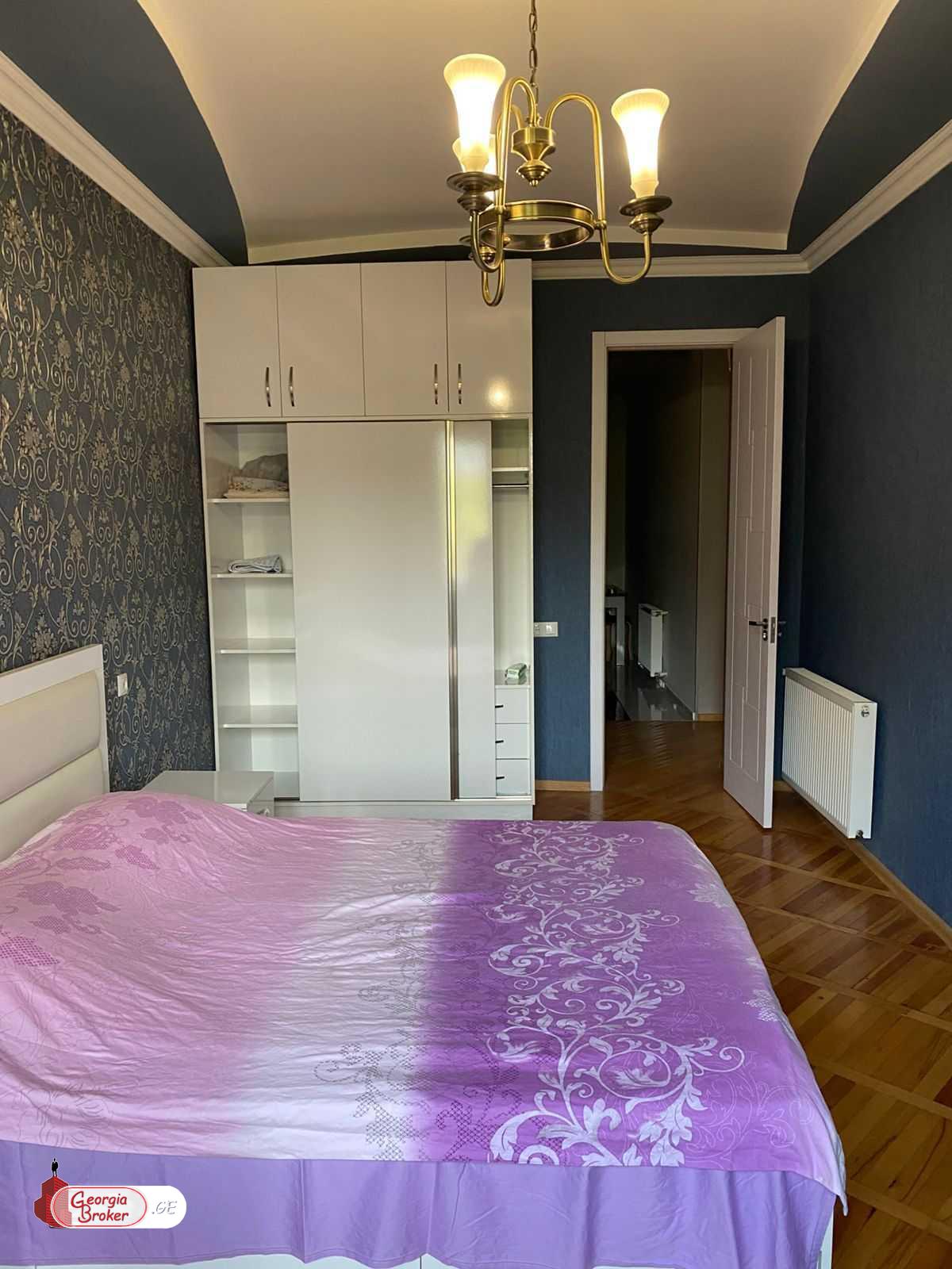 იყიდება ახალი გარემონტებული 4 ოთახიანი ბინა