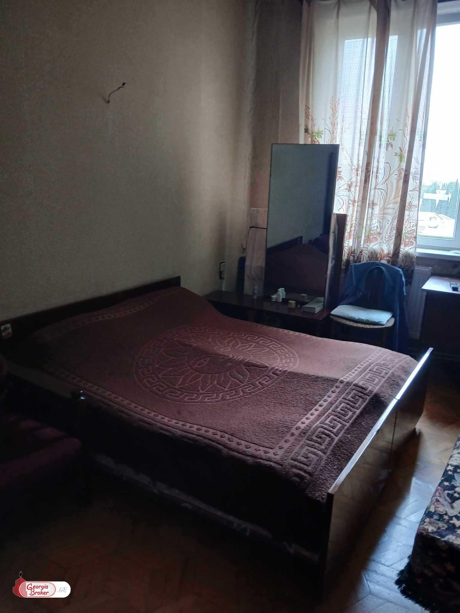 old repaired 5-room apartment for sale