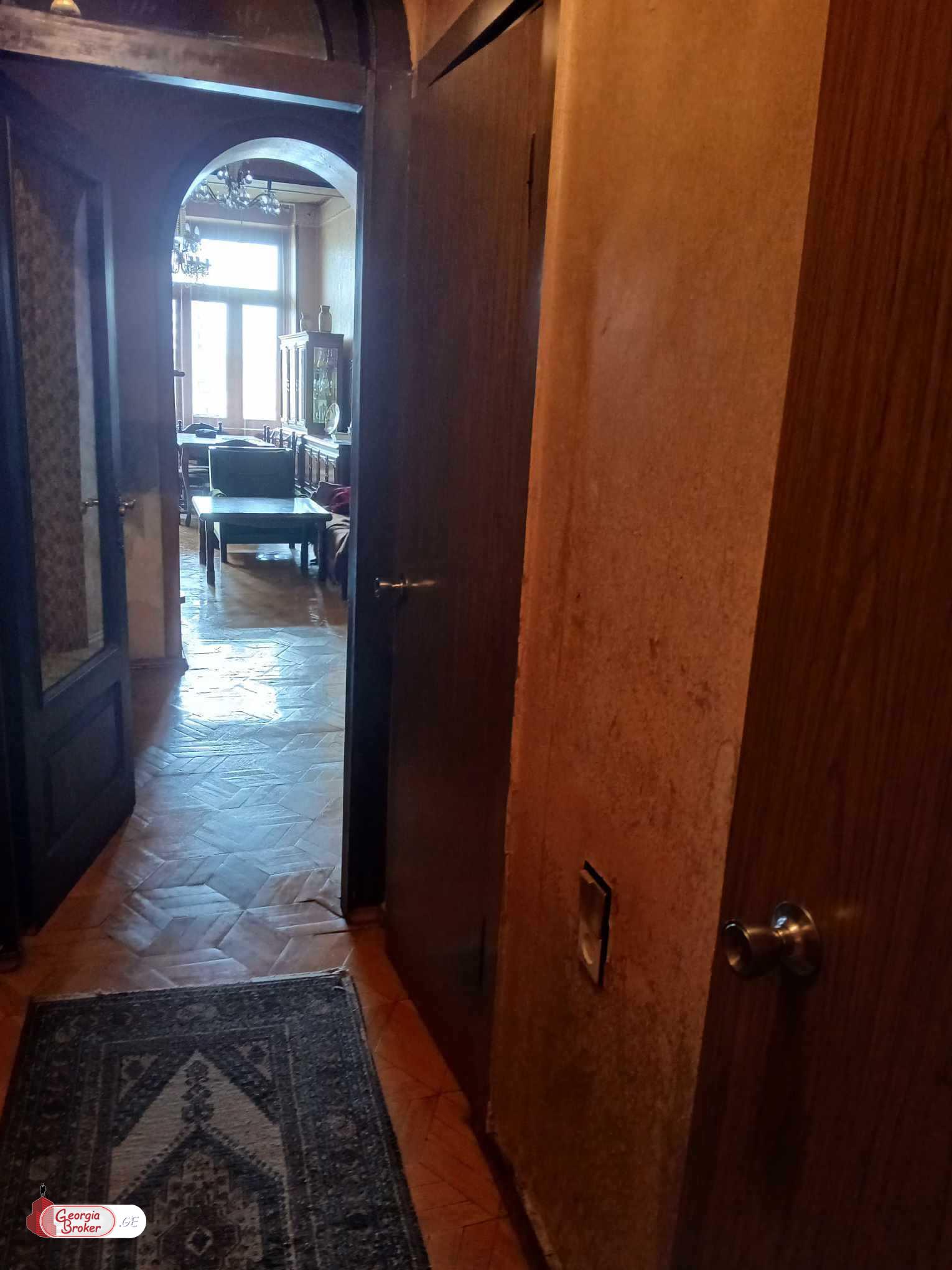 old repaired 5-room apartment for sale