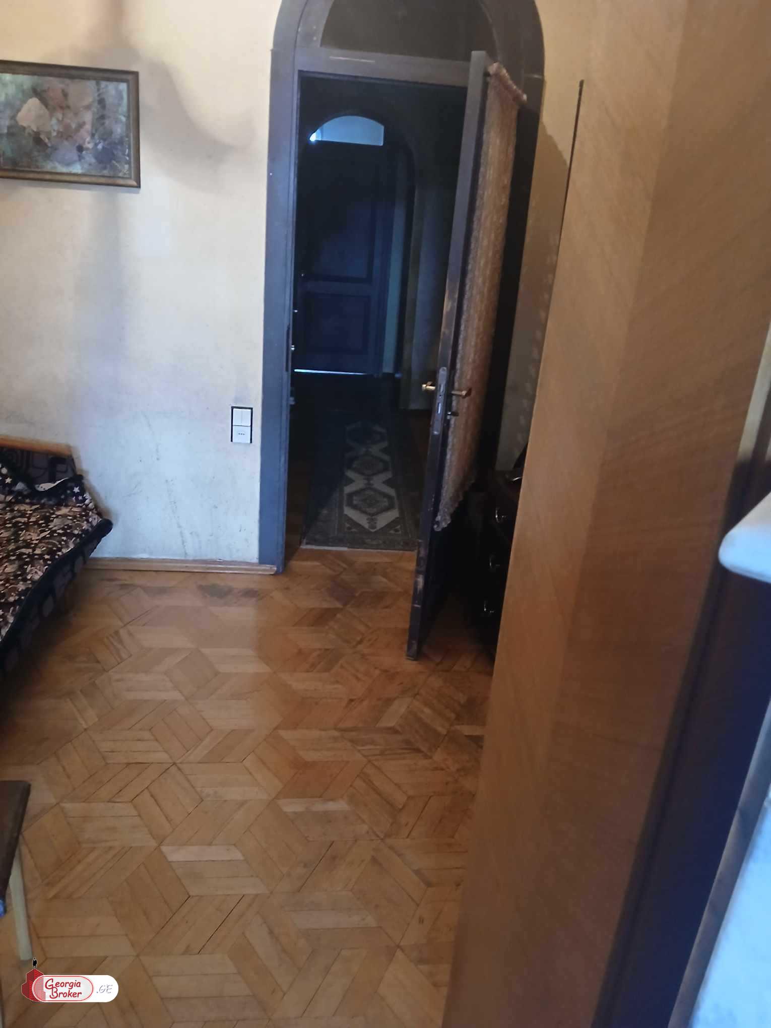 old repaired 5-room apartment for sale