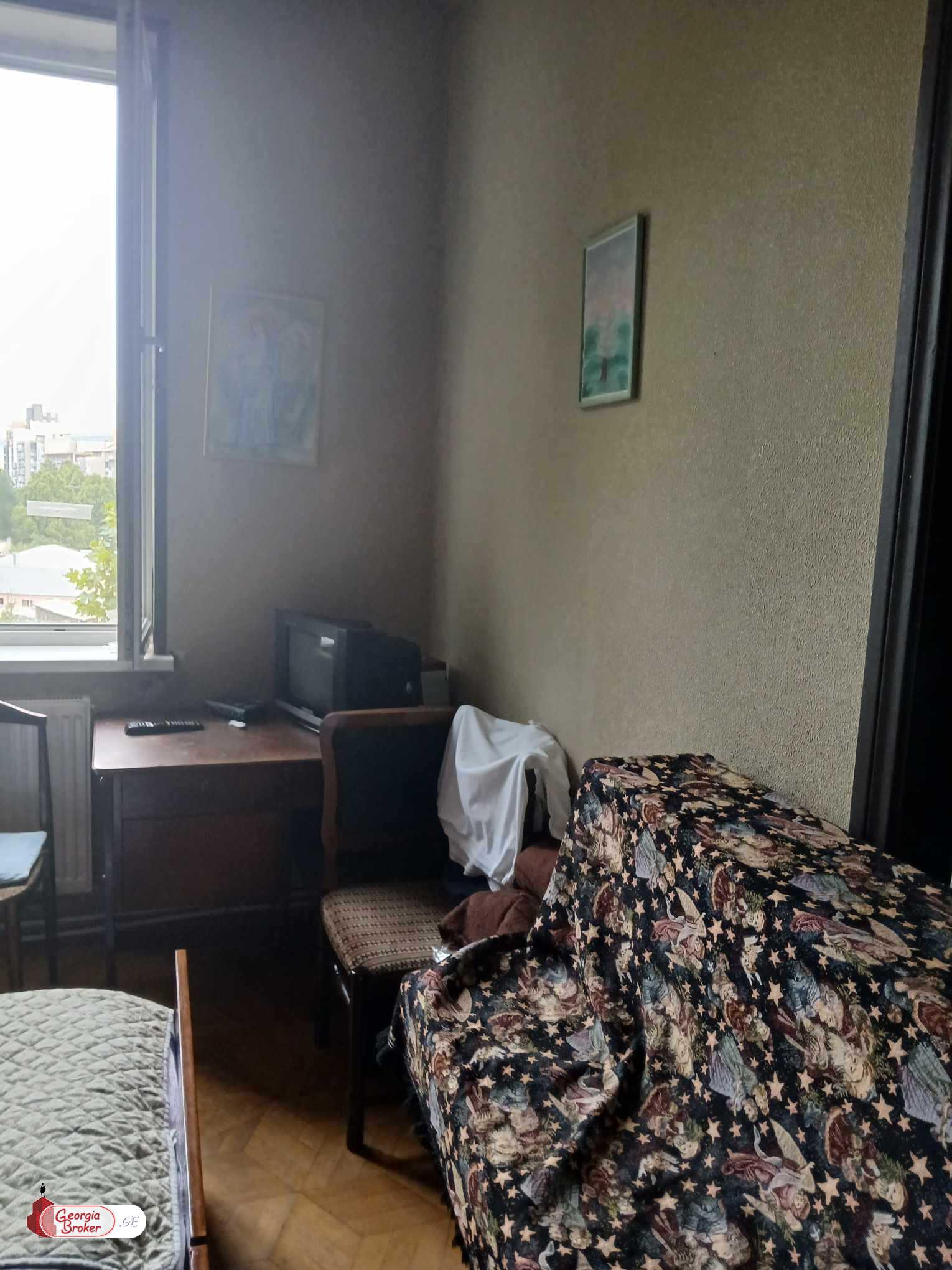 old repaired 5-room apartment for sale