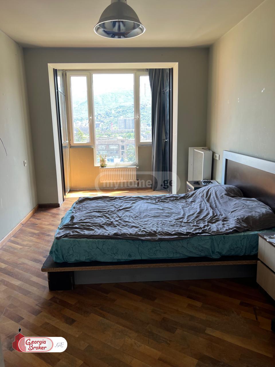 nearly repaired 3-room apartment for sale