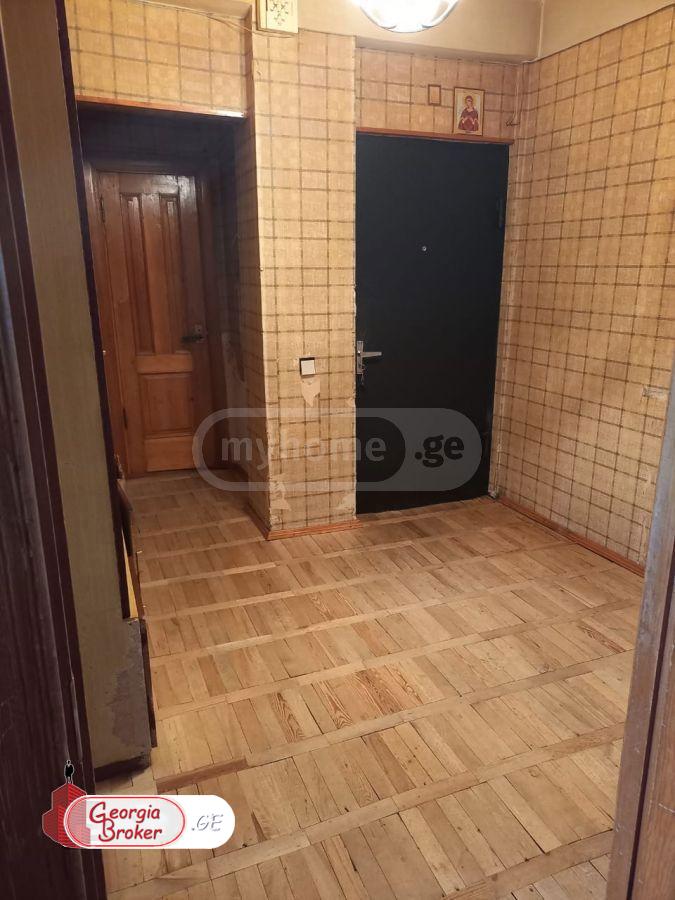 old repaired 4-room apartment for sale