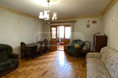 old repaired 4-room apartment for sale