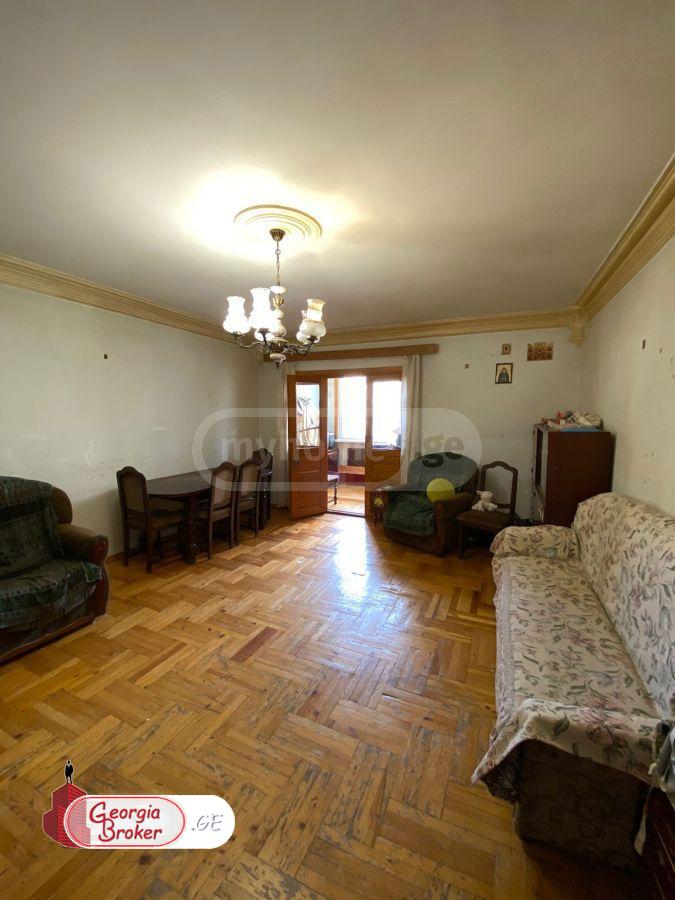 old repaired 4-room apartment for sale