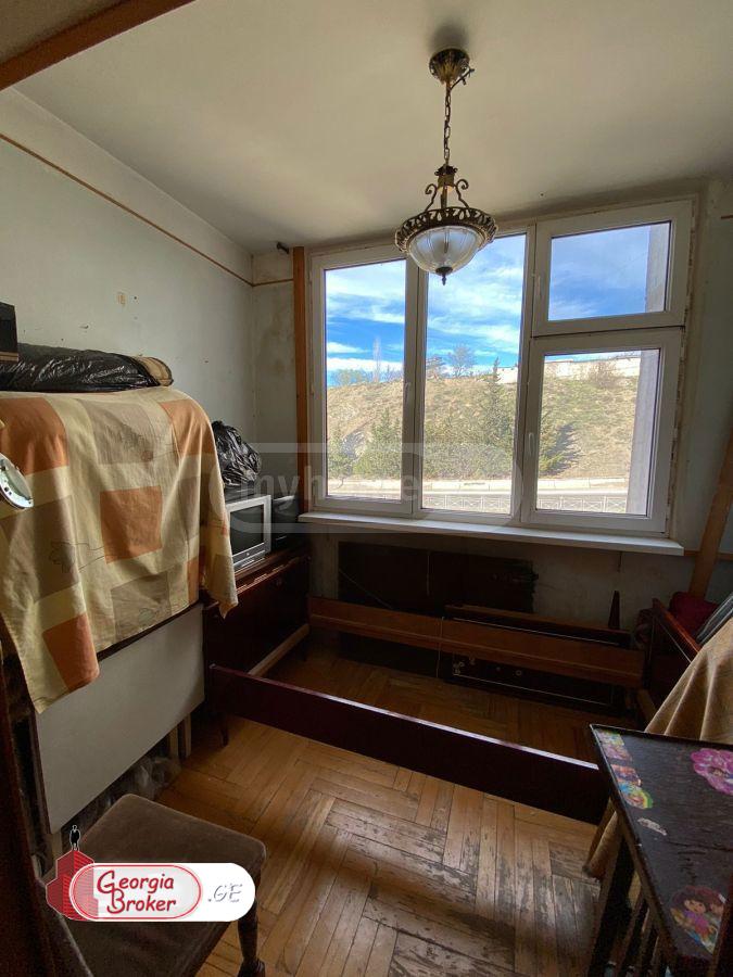 old repaired 4-room apartment for sale