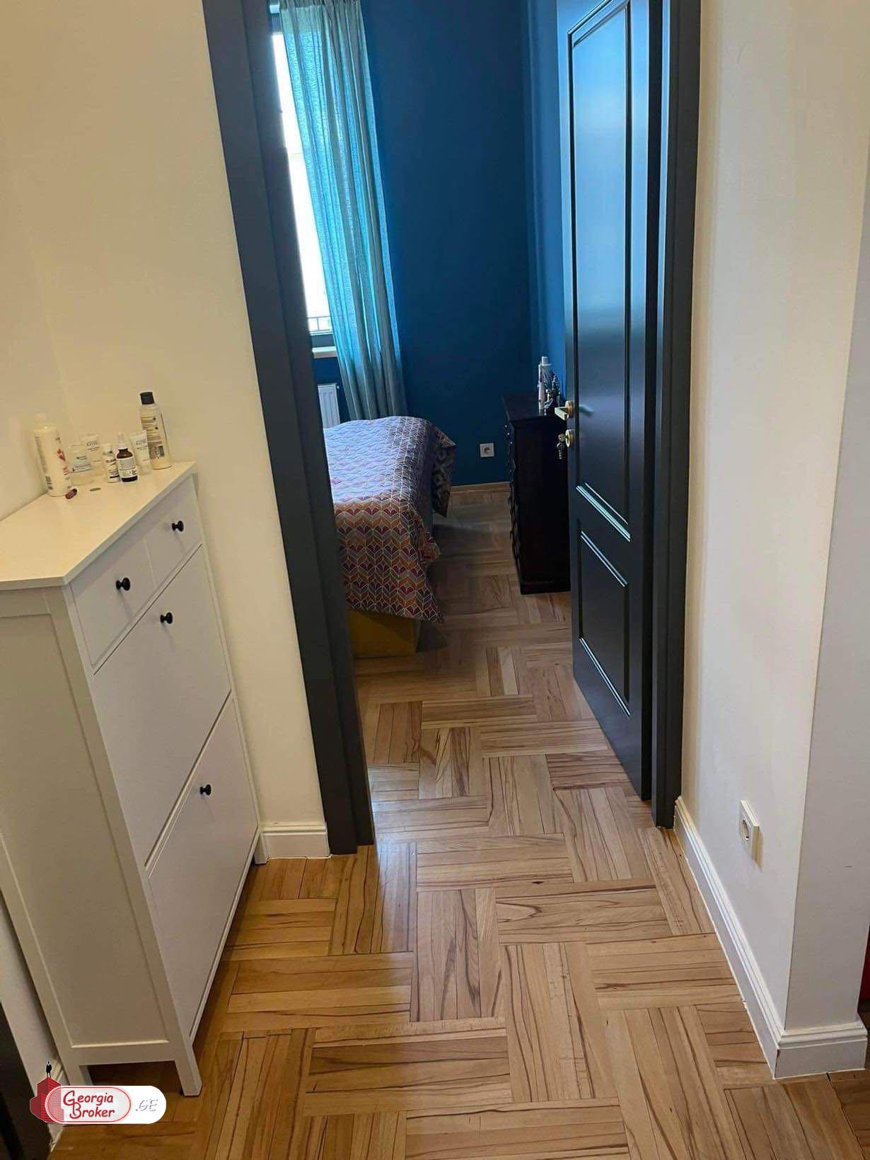 nearly repaired 2-room apartment for sale